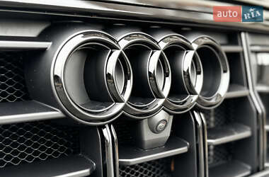 Внедорожник / Кроссовер Audi SQ8 2021 в 