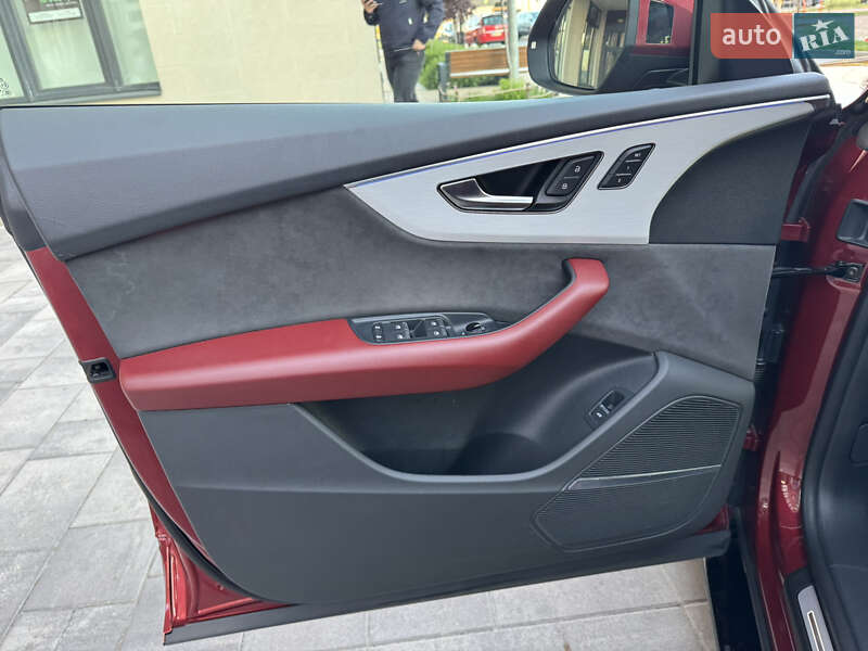 Позашляховик / Кросовер Audi SQ8 2021 в Києві
