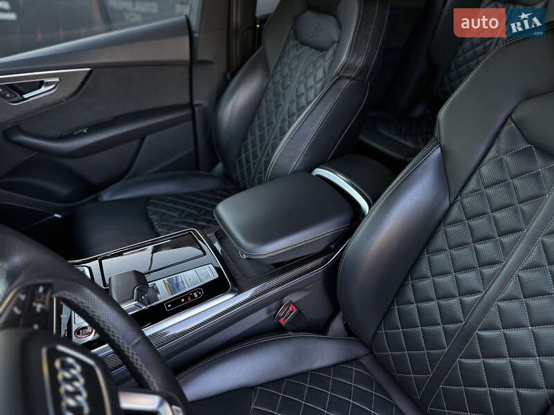 Позашляховик / Кросовер Audi SQ8 2020 в Вінниці