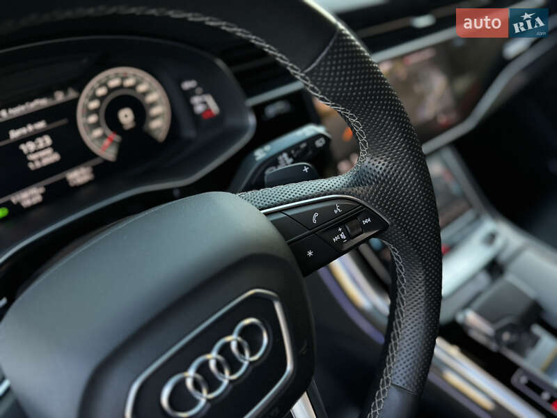 Позашляховик / Кросовер Audi SQ8 2020 в Вінниці