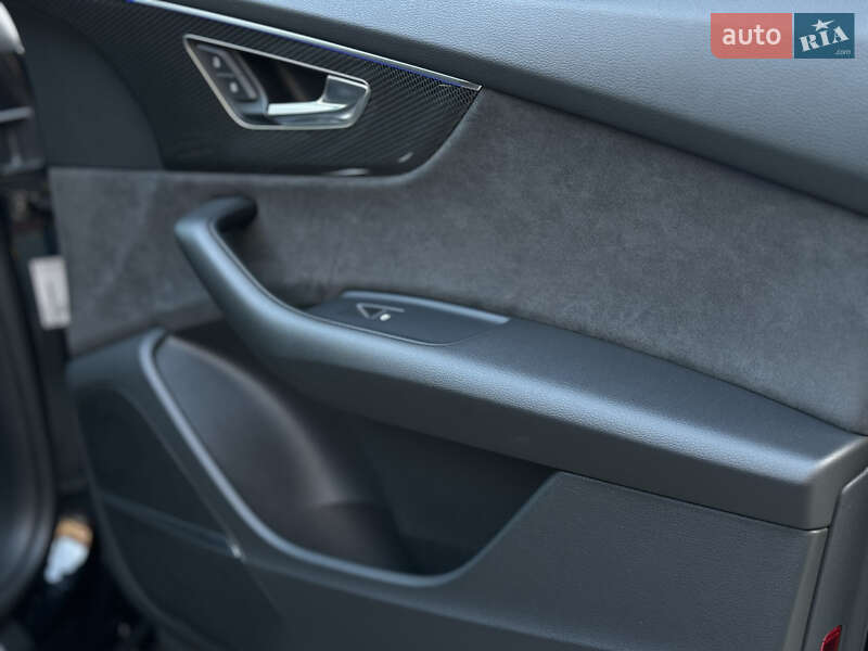 Позашляховик / Кросовер Audi SQ8 2020 в Вінниці