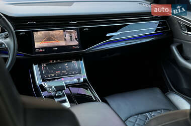 Позашляховик / Кросовер Audi SQ8 2020 в 