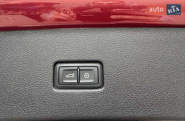 Внедорожник / Кроссовер Audi SQ8 2020 в 