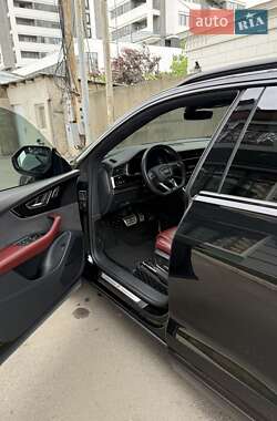 Внедорожник / Кроссовер Audi SQ8 2023 в 