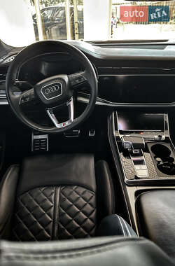 Внедорожник / Кроссовер Audi SQ8 2020 в 