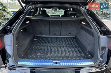 Внедорожник / Кроссовер Audi SQ8 2021 в 