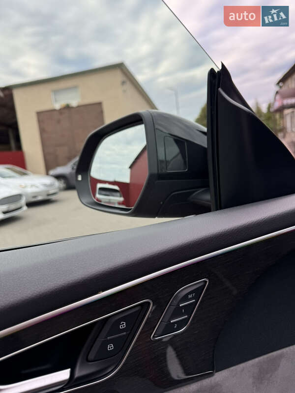 Внедорожник / Кроссовер Audi SQ8 2020 в Владимире