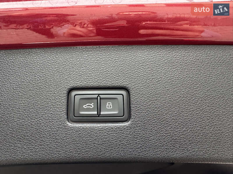 Внедорожник / Кроссовер Audi SQ8 2020 в Владимире