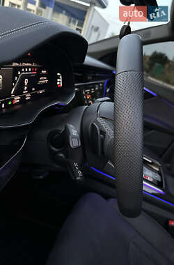 Внедорожник / Кроссовер Audi SQ8 2024 в 