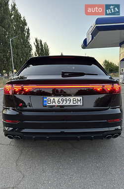 Внедорожник / Кроссовер Audi SQ8 2024 в 
