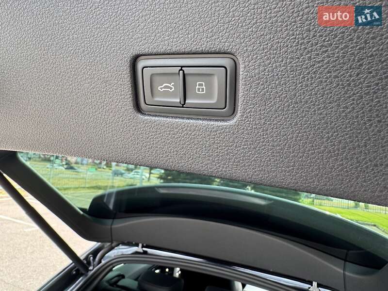 Внедорожник / Кроссовер Audi SQ8 2020 в Киеве