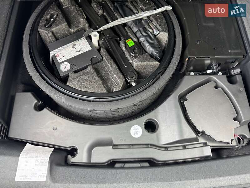 Внедорожник / Кроссовер Audi SQ8 2020 в Киеве