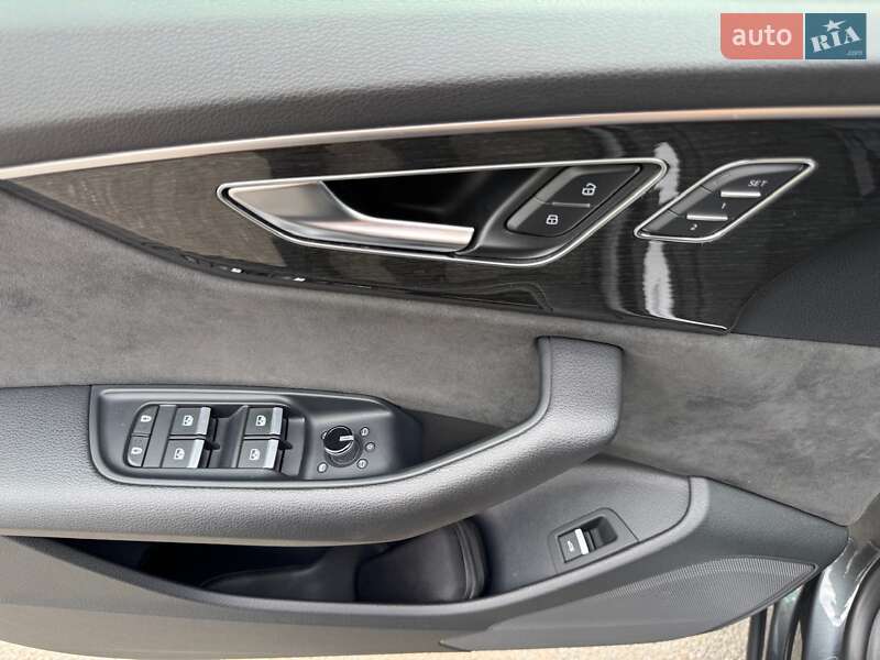 Внедорожник / Кроссовер Audi SQ8 2020 в Киеве