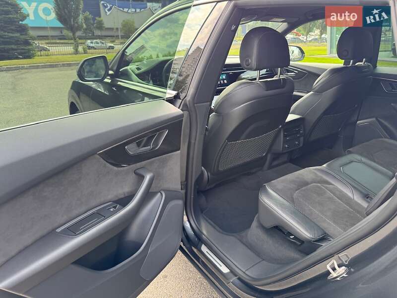 Внедорожник / Кроссовер Audi SQ8 2020 в Киеве