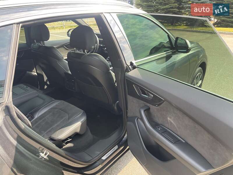 Внедорожник / Кроссовер Audi SQ8 2020 в Киеве