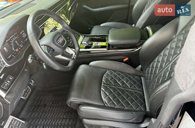 Внедорожник / Кроссовер Audi SQ8 2021 в 