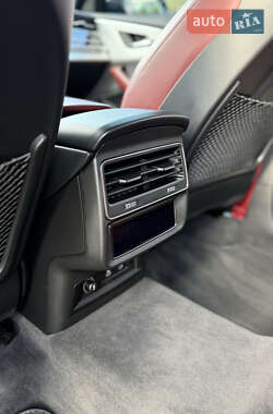 Внедорожник / Кроссовер Audi SQ8 2023 в 