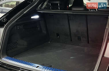 Внедорожник / Кроссовер Audi SQ8 2023 в 