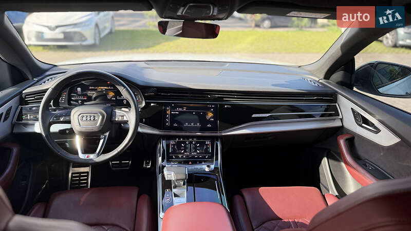 Audi SQ8, фото з оголошення
