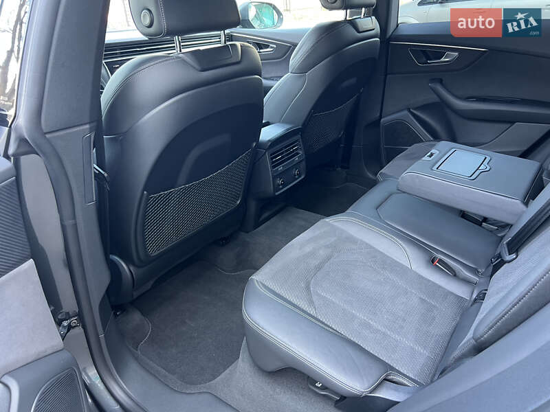 Внедорожник / Кроссовер Audi SQ8 2023 в Днепре фото 20 Внедорожник / Кроссовер Audi SQ8 2023 в Днепре