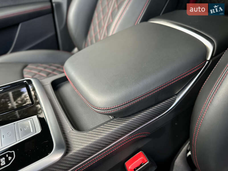 Внедорожник / Кроссовер Audi SQ8 2025 в Киеве