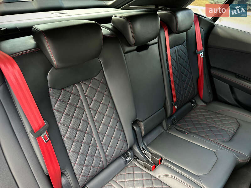 Внедорожник / Кроссовер Audi SQ8 2025 в Киеве