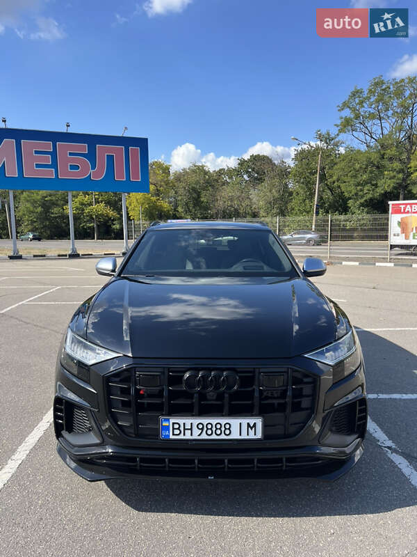 Внедорожник / Кроссовер Audi SQ8 2021 в 
