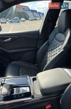 Внедорожник / Кроссовер Audi SQ8 2021 в 
