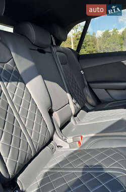 Внедорожник / Кроссовер Audi SQ8 2021 в 