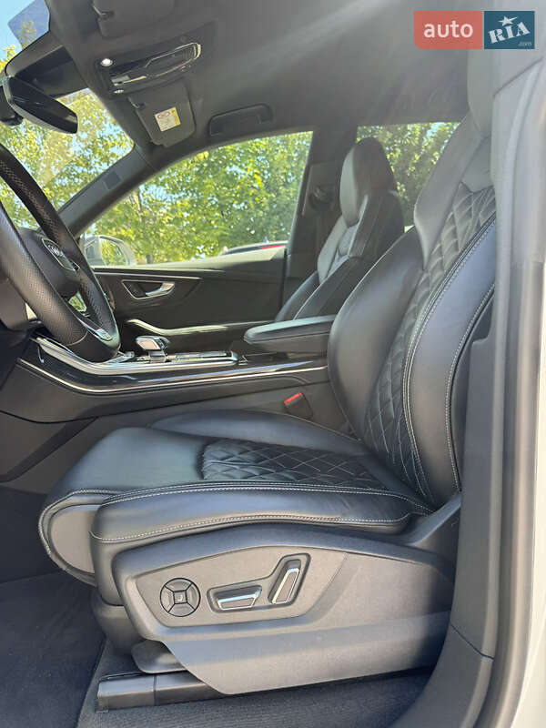Внедорожник / Кроссовер Audi SQ8 2021 в Киеве фото 18 Внедорожник / Кроссовер Audi SQ8 2021 в Киеве