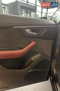 Внедорожник / Кроссовер Audi SQ8 2021 в 