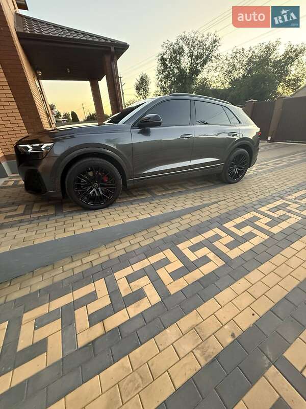Audi SQ8 2025