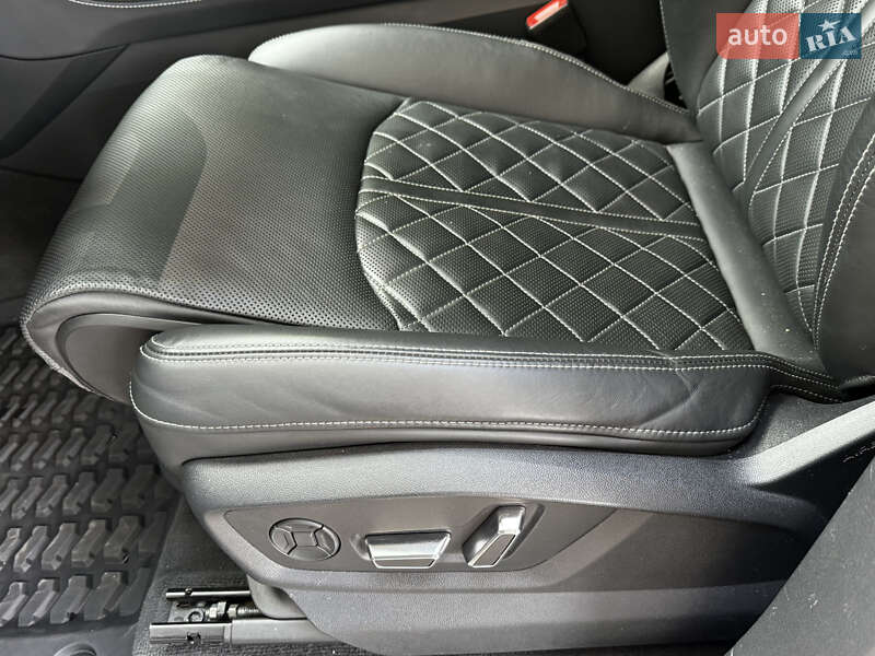 Позашляховик / Кросовер Audi SQ8 2021 в Дніпрі