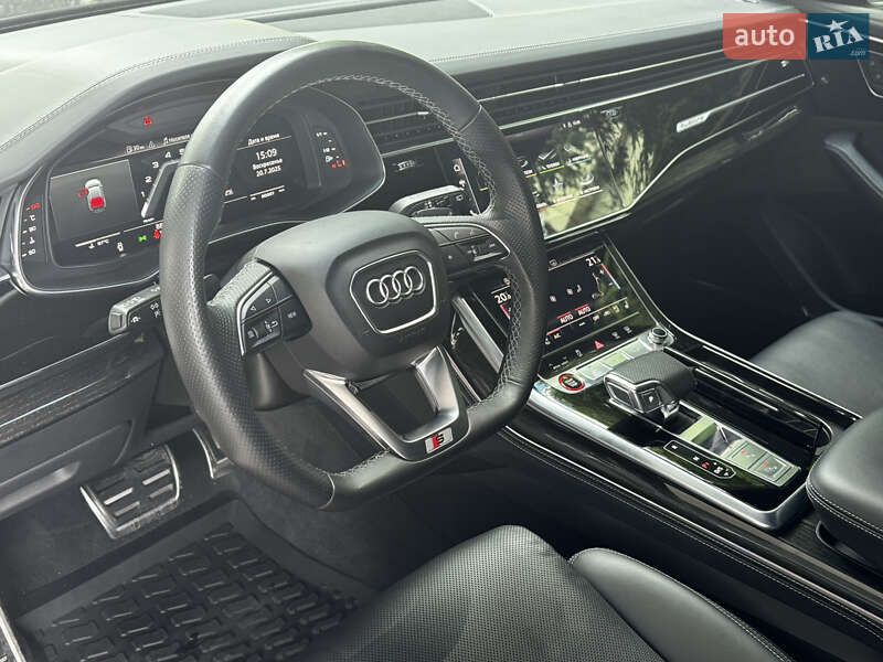 Позашляховик / Кросовер Audi SQ8 2021 в Дніпрі