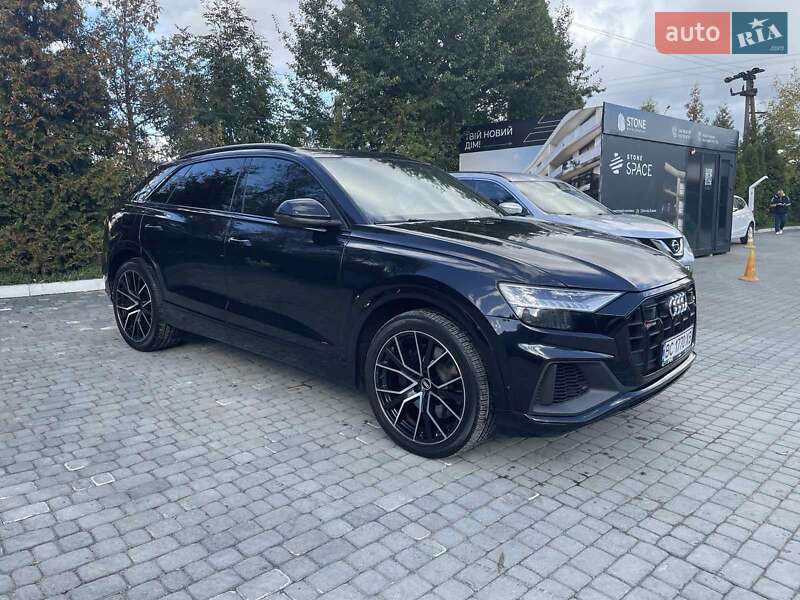 Позашляховик / Кросовер Audi SQ8 2021 в 