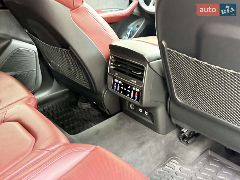 Внедорожник / Кроссовер Audi SQ8 2021 в Тернополе