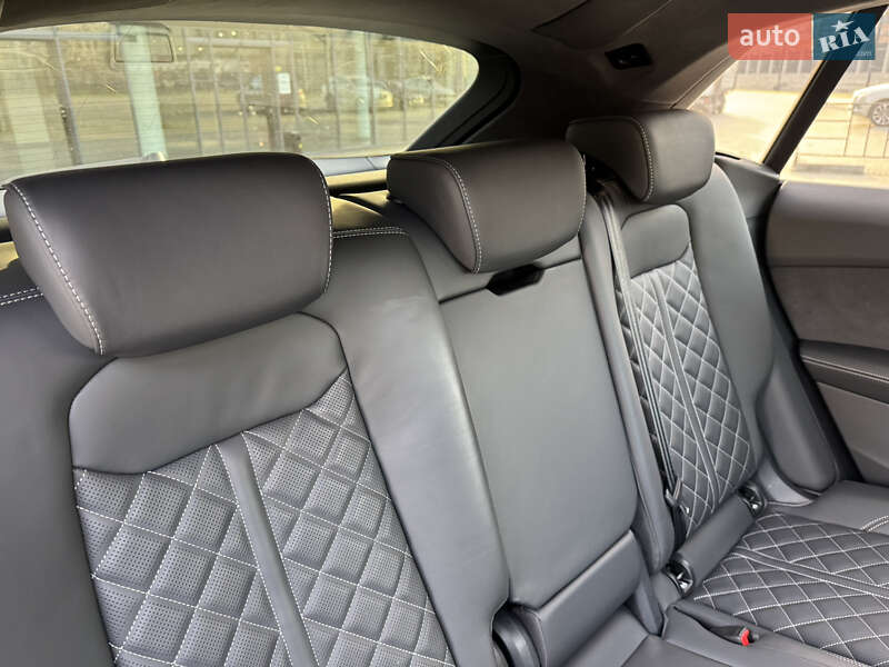 Позашляховик / Кросовер Audi SQ8 2023 в Києві фото 32 Позашляховик / Кросовер Audi SQ8 2023 в Києві