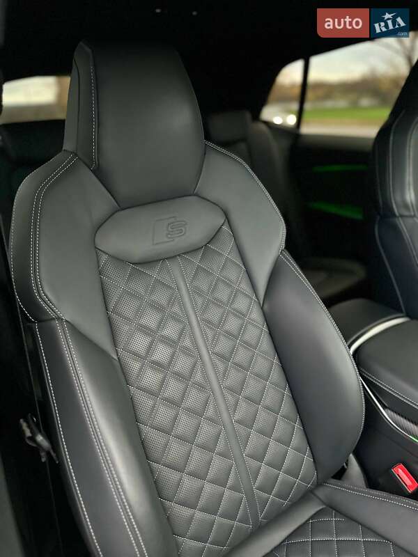 Внедорожник / Кроссовер Audi SQ8 2024 в Киеве