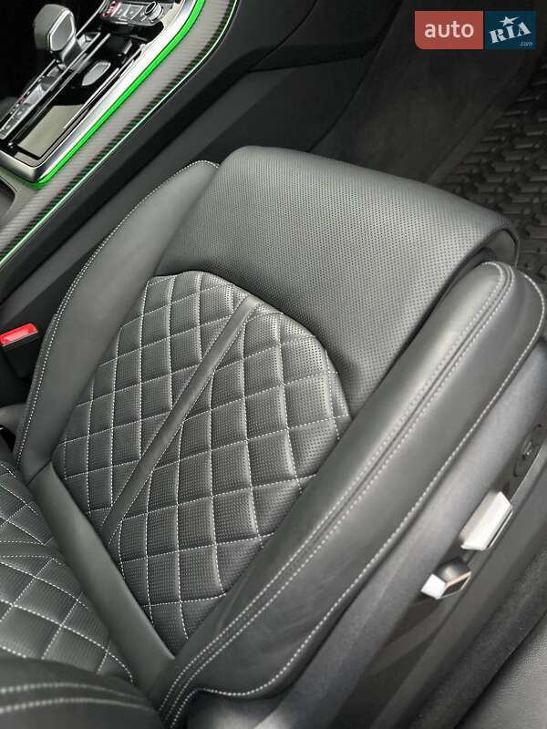 Внедорожник / Кроссовер Audi SQ8 2024 в Киеве