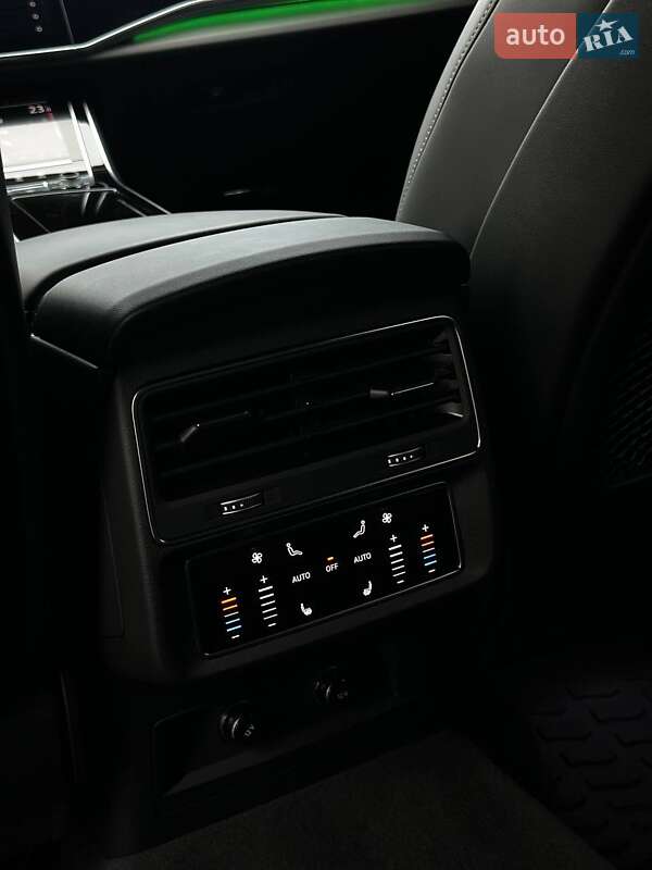 Внедорожник / Кроссовер Audi SQ8 2024 в Киеве