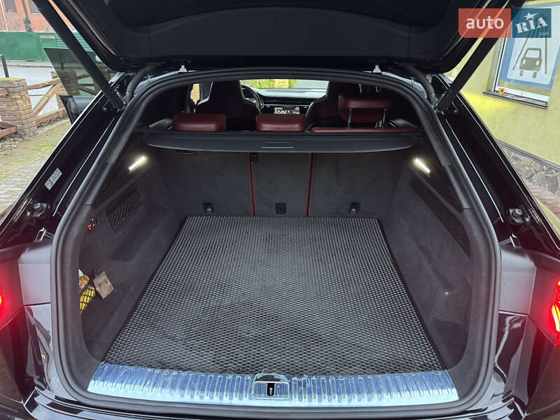 Внедорожник / Кроссовер Audi SQ8 2020 в Киеве