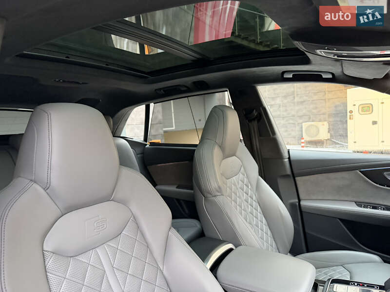 Внедорожник / Кроссовер Audi SQ8 2021 в Киеве