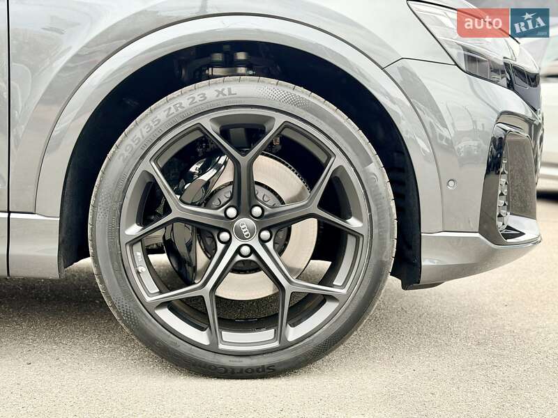 Внедорожник / Кроссовер Audi SQ8 2025 в Киеве