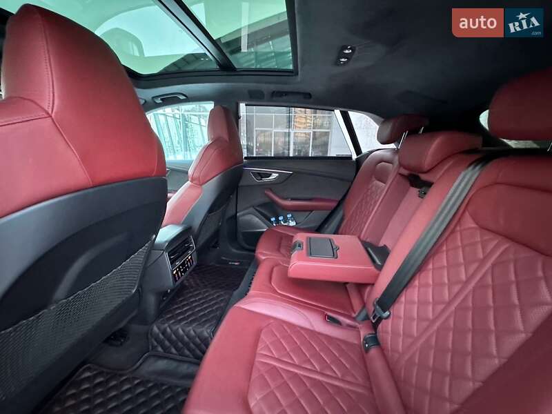 Внедорожник / Кроссовер Audi SQ8 2024 в Киеве