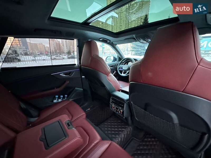 Внедорожник / Кроссовер Audi SQ8 2024 в Киеве