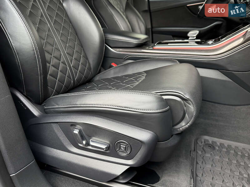 Внедорожник / Кроссовер Audi SQ8 2019 в Ровно