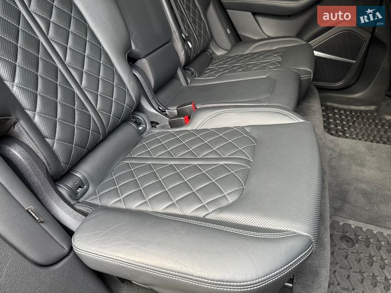 Внедорожник / Кроссовер Audi SQ8 2019 в Ровно