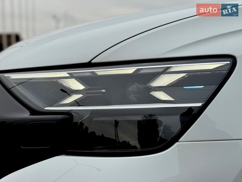 Внедорожник / Кроссовер Audi SQ8 2024 в Киеве