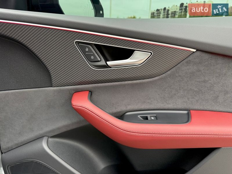 Внедорожник / Кроссовер Audi SQ8 2024 в Киеве