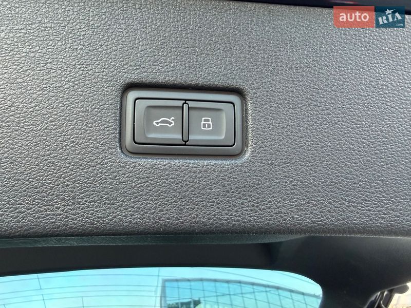 Внедорожник / Кроссовер Audi SQ8 2024 в Киеве